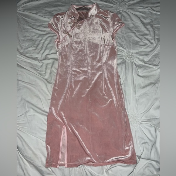 Annie’s Ibiza Velvet Pink Asian-Style Mini Dress.
Never Been Worn. - Picture 1 of 2